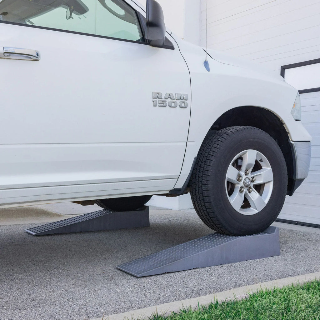 Black Widow Plastic Service Ramps, 47in x 11in x 8in, 10,000 lb. Per Pair Capacity