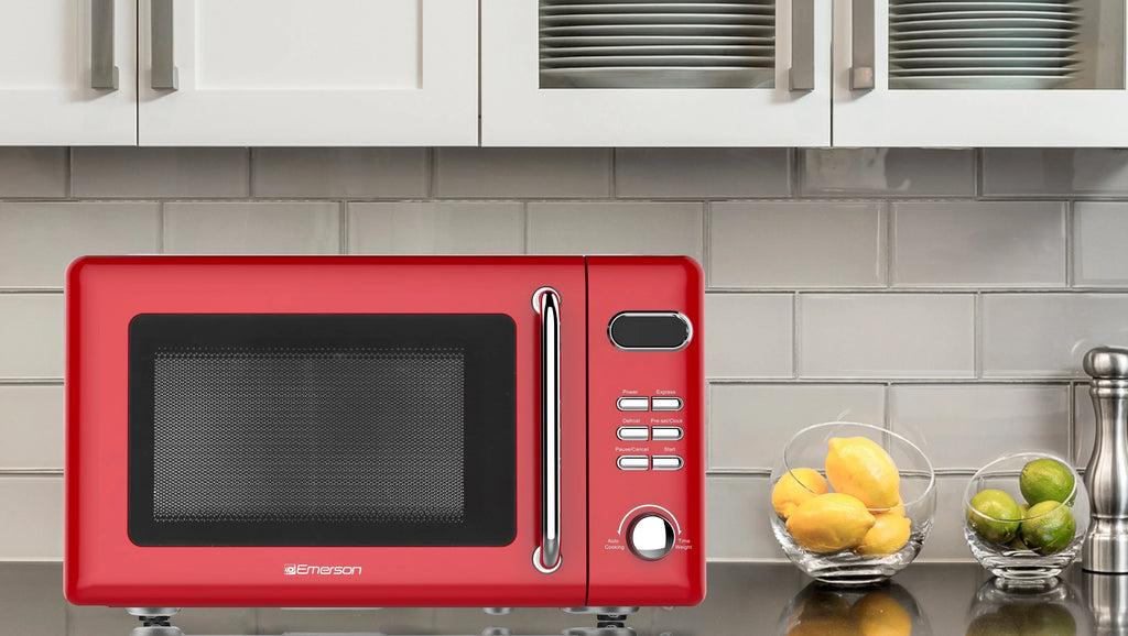 Emerson Countertop Microwave Oven 0.7 Cu Ft 700W Red - MWR7020RD