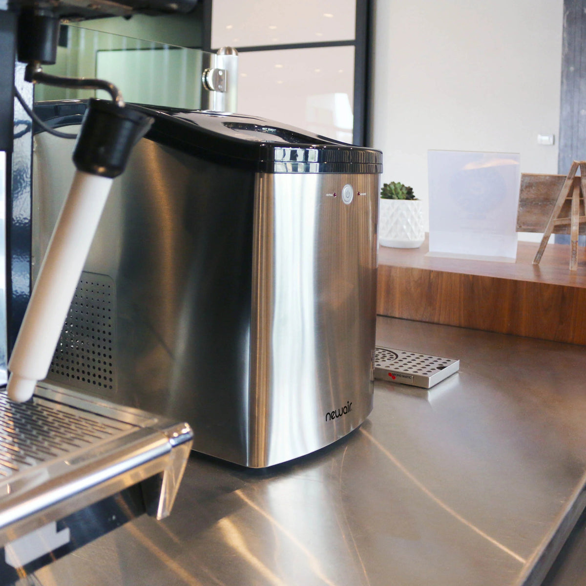 Newair Countertop Nugget Ice Maker, 45 lb, Self-Cleaning, Silver