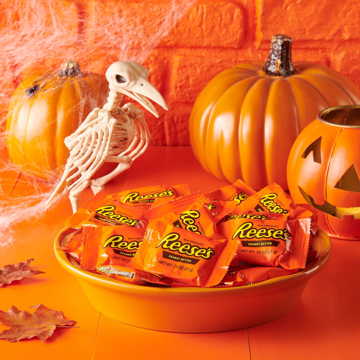 Reese's Milk Chocolate Snack Size Peanut Butter Cups, Halloween Candy Bag, 22.55 oz (40 Pieces)