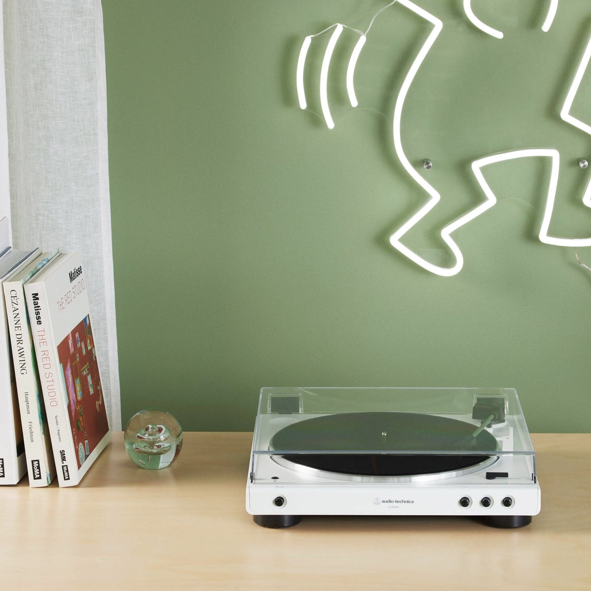 Audio-Technica Bluetooth Turntable, White - AT-LP60XBT-WW
