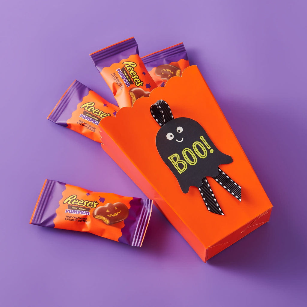 REESE'S Milk Chocolate Snack Size Peanut Butter Pumpkins, Halloween Candy Jumbo Bag