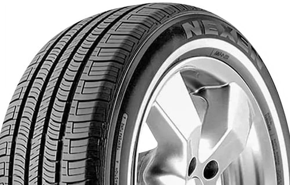 Nexen N'Priz AH5 All-Season Passenger Tire 235/75R15 109S XL