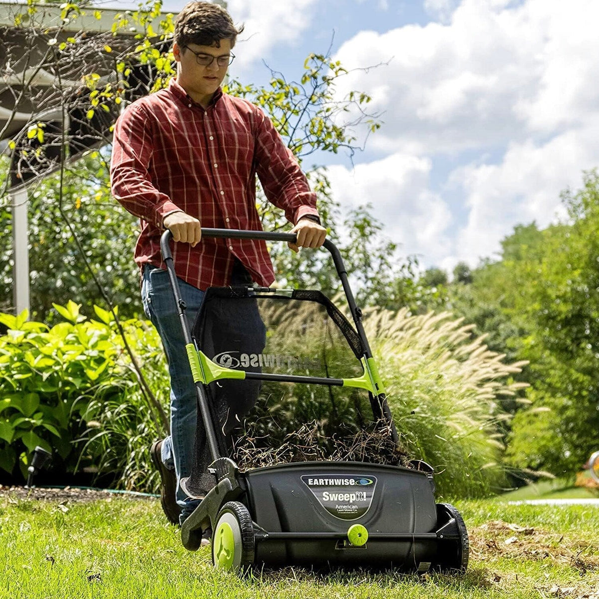 21-Inch Leaf And Grass Push Lawn Sweeper, Black