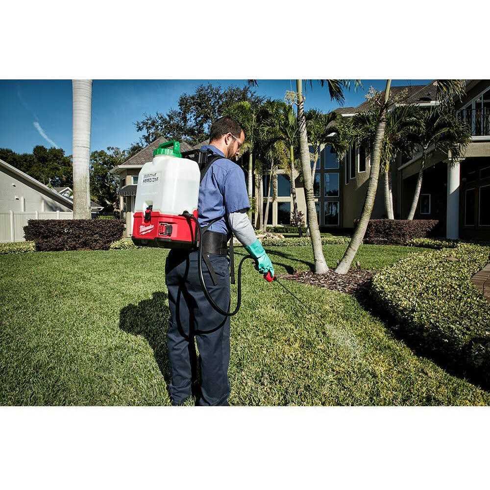 Milwaukee M18 Switch Tank 4 Gallon Backpack Sprayer - 2820-20PS