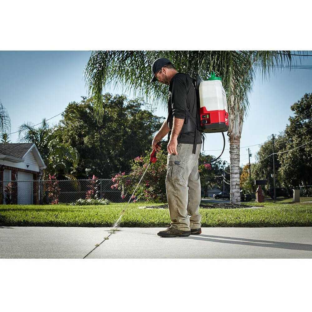 Milwaukee M18 Switch Tank 4 Gallon Backpack Sprayer - 2820-20PS