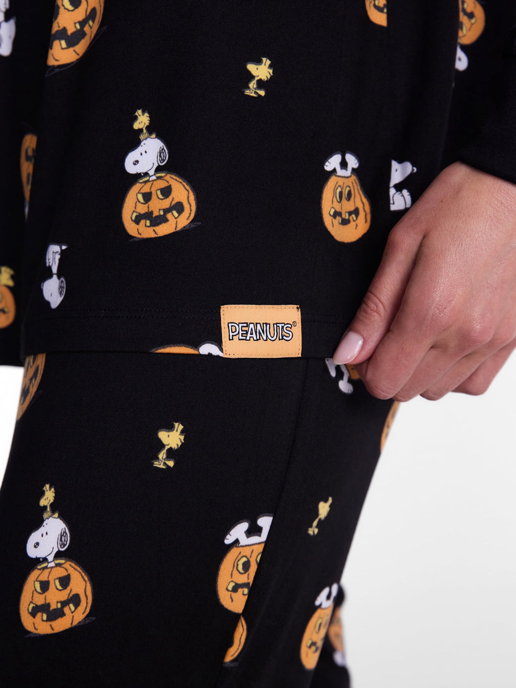 Peanuts Halloween Women’s Snoopy Matching Family Sleepwear Long Sleeve Top and Pants Pajama Set, 2 Piece